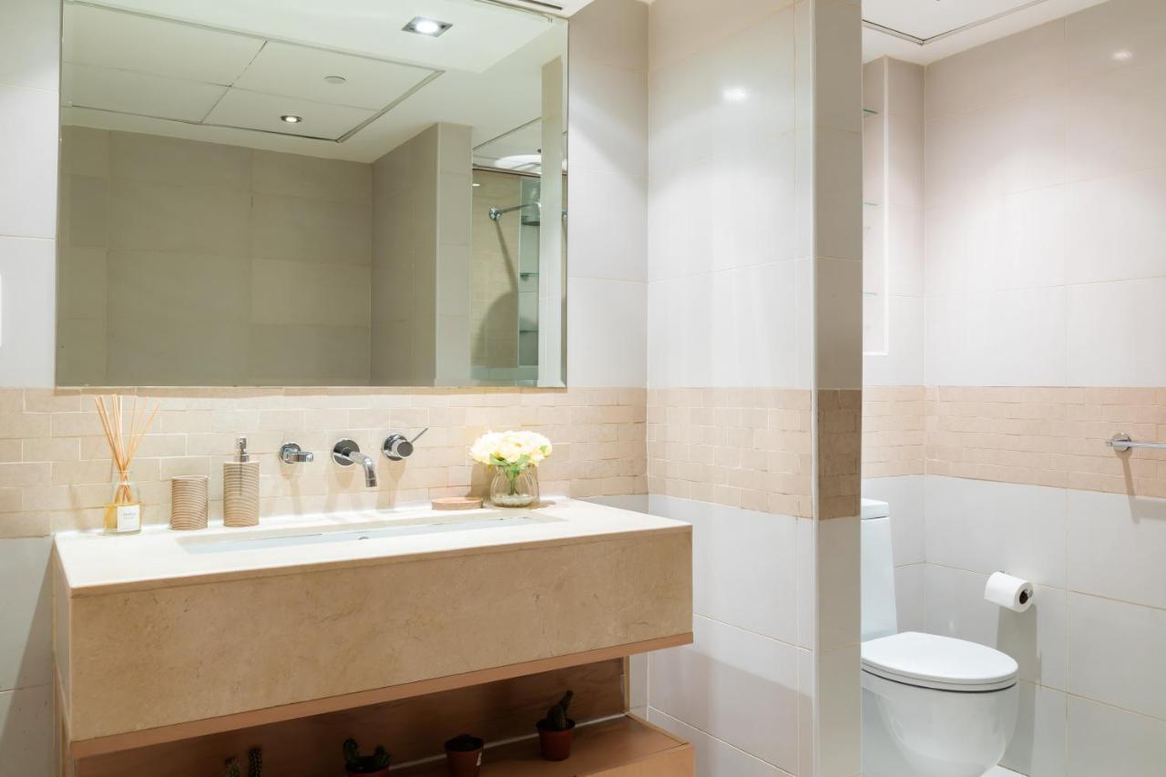 Nasma Luxury Stays - Pastel-Colored Apt With Jaw-Dropping Marina Views Dubai Bagian luar foto